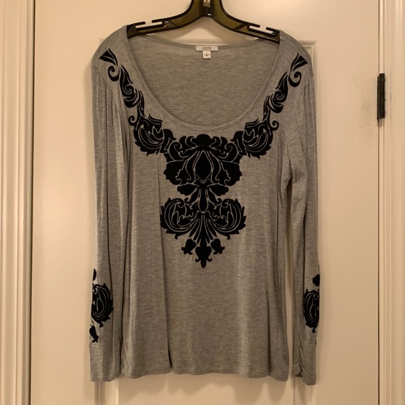 NWOT Cache tee with black velvet pattern - Picture 2 of 6